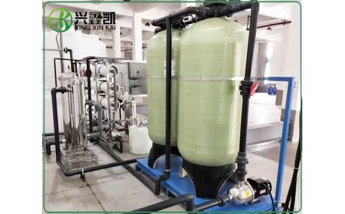 軟水器樹脂的再生頻率對其使用壽命有何影響？-杭州鑫凱